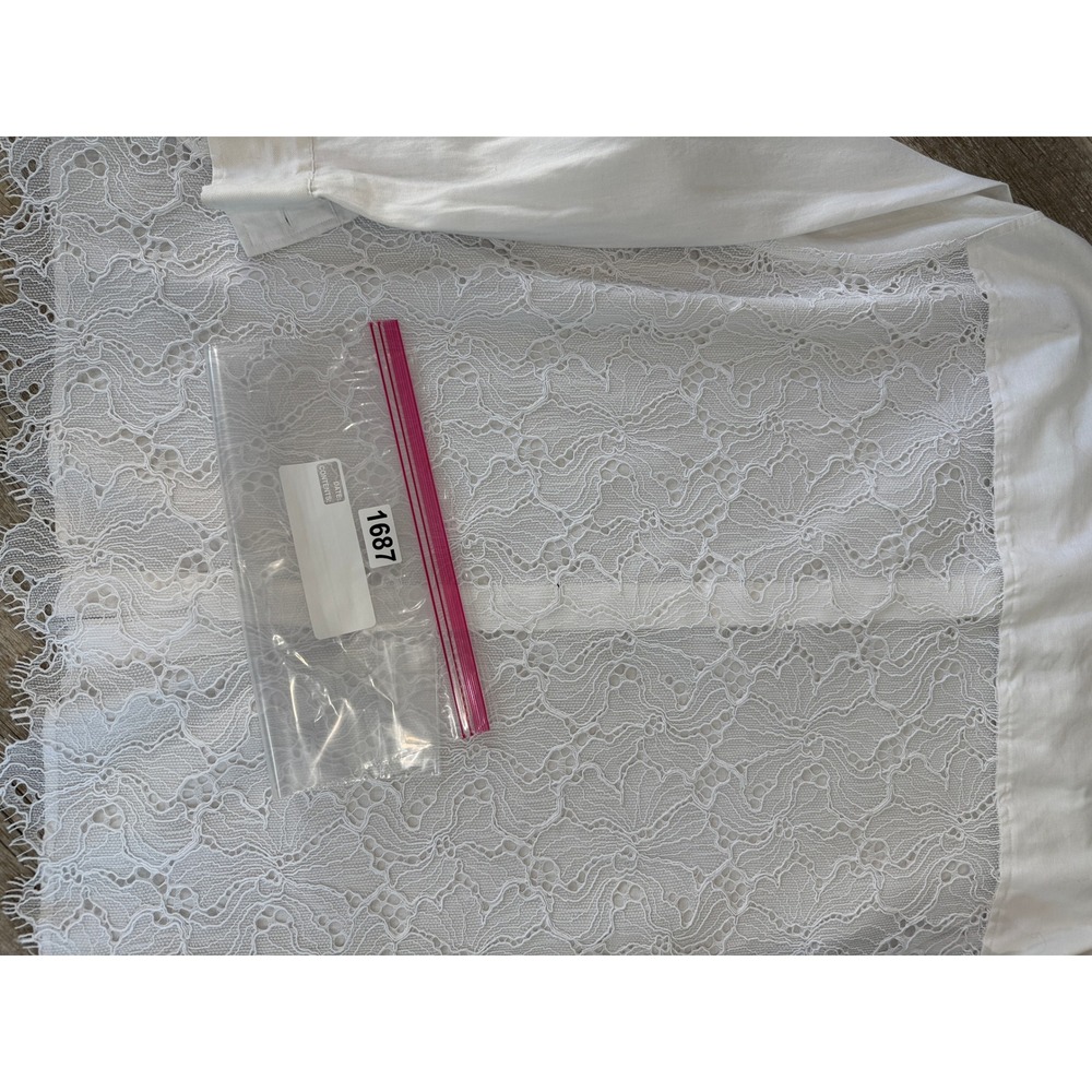 H&M Button Down Shirt Womens L White Excellent Lace Back Eyelash Trim Oversized - Picture 8 of 9